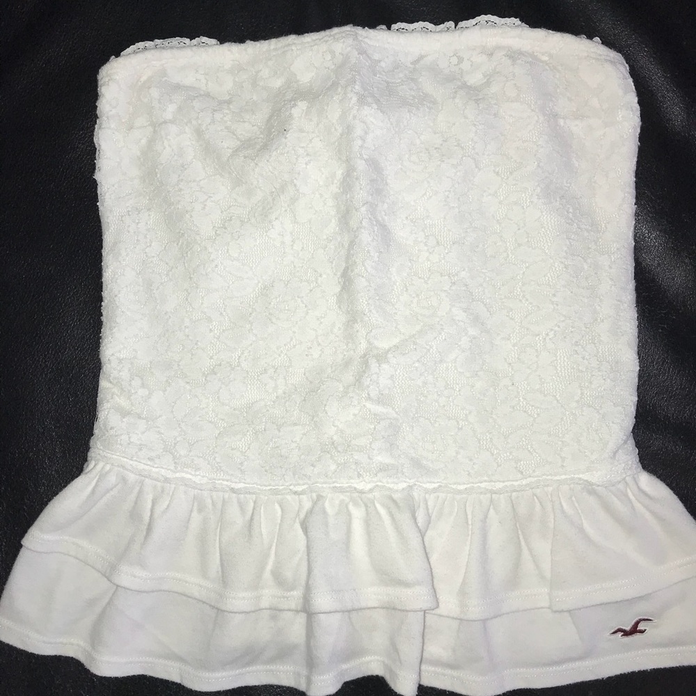 Sleeveless Hollister top